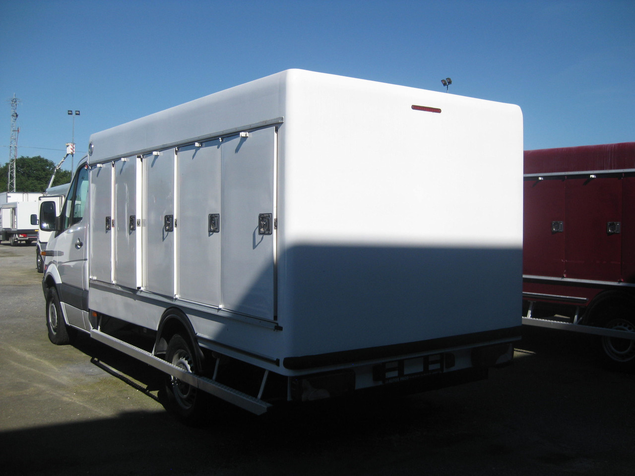 Camión heladero 3500kg MERCEDES SPRINTER - Utilitaire frigorifique: photos 3 Camión heladero 3500kg MERCEDES SPRINTER - Utilitaire frigorifique: photos 3