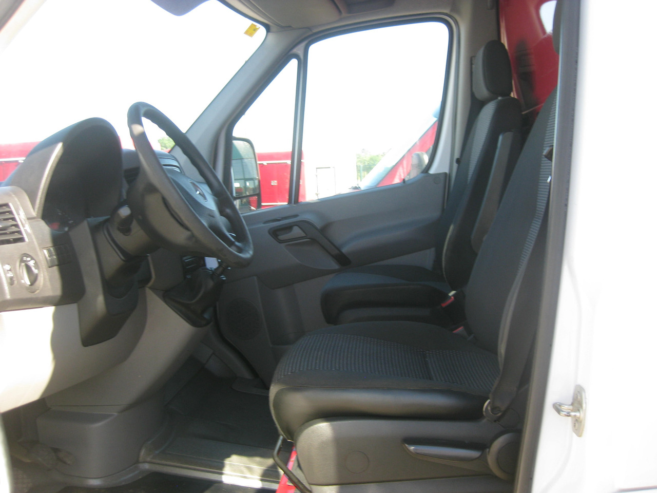 FRIGORÍFICO MERCEDES 313CDI - Utilitaire frigorifique: photos 3 FRIGORÍFICO MERCEDES 313CDI - Utilitaire frigorifique: photos 3