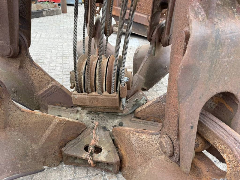 Mechanical Orange peel Brab Poly Grab - Grappin pour Engins de chantier: photos 3 Mechanical Orange peel Brab Poly Grab - Grappin pour Engins de chantier: photos 3