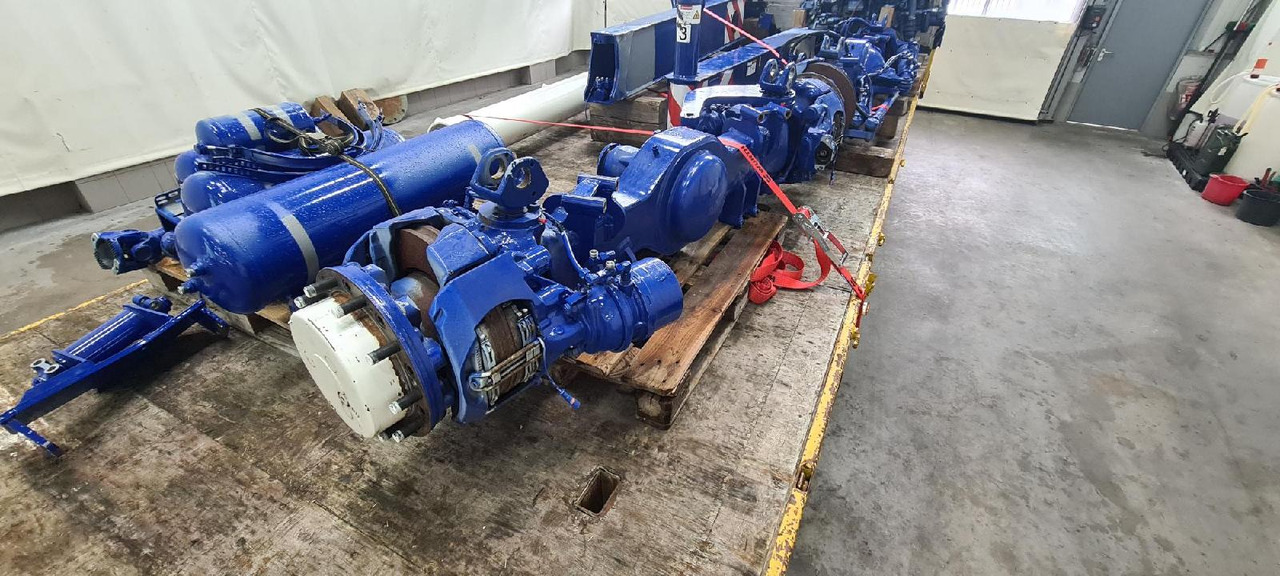 Liebherr Zubehör = LTM 1030-2.1 / diverse Teile und Komponenten - Pièces de rechange pour Engins de chantier: photos 4 Liebherr Zubehör = LTM 1030-2.1 / diverse Teile und Komponenten - Pièces de rechange pour Engins de chantier: photos 4