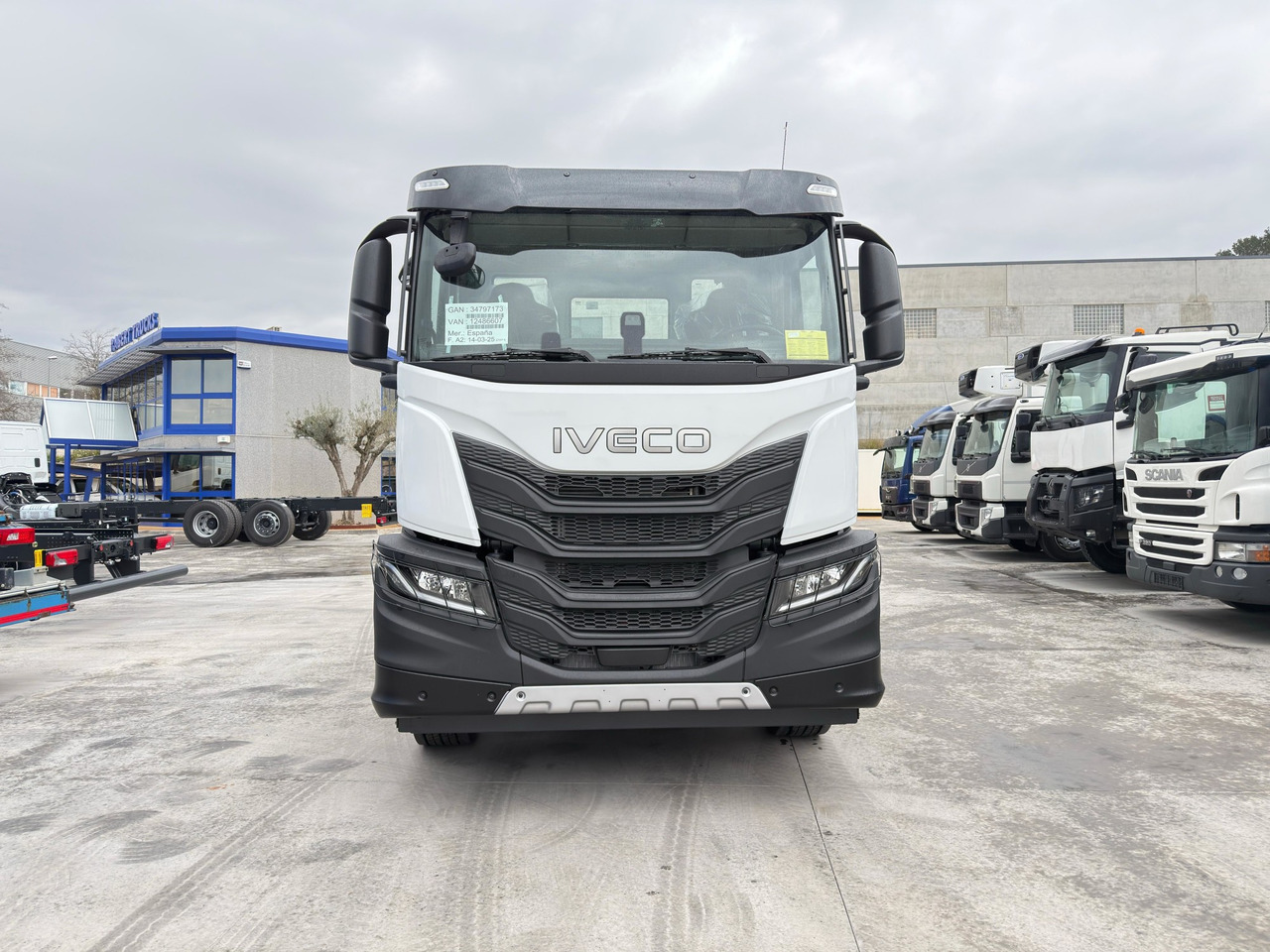 IVECO AD280X46 YPS ON X-Way E6 (Chassis) - Châssis cabine: photos 3 IVECO AD280X46 YPS ON X-Way E6 (Chassis) - Châssis cabine: photos 3