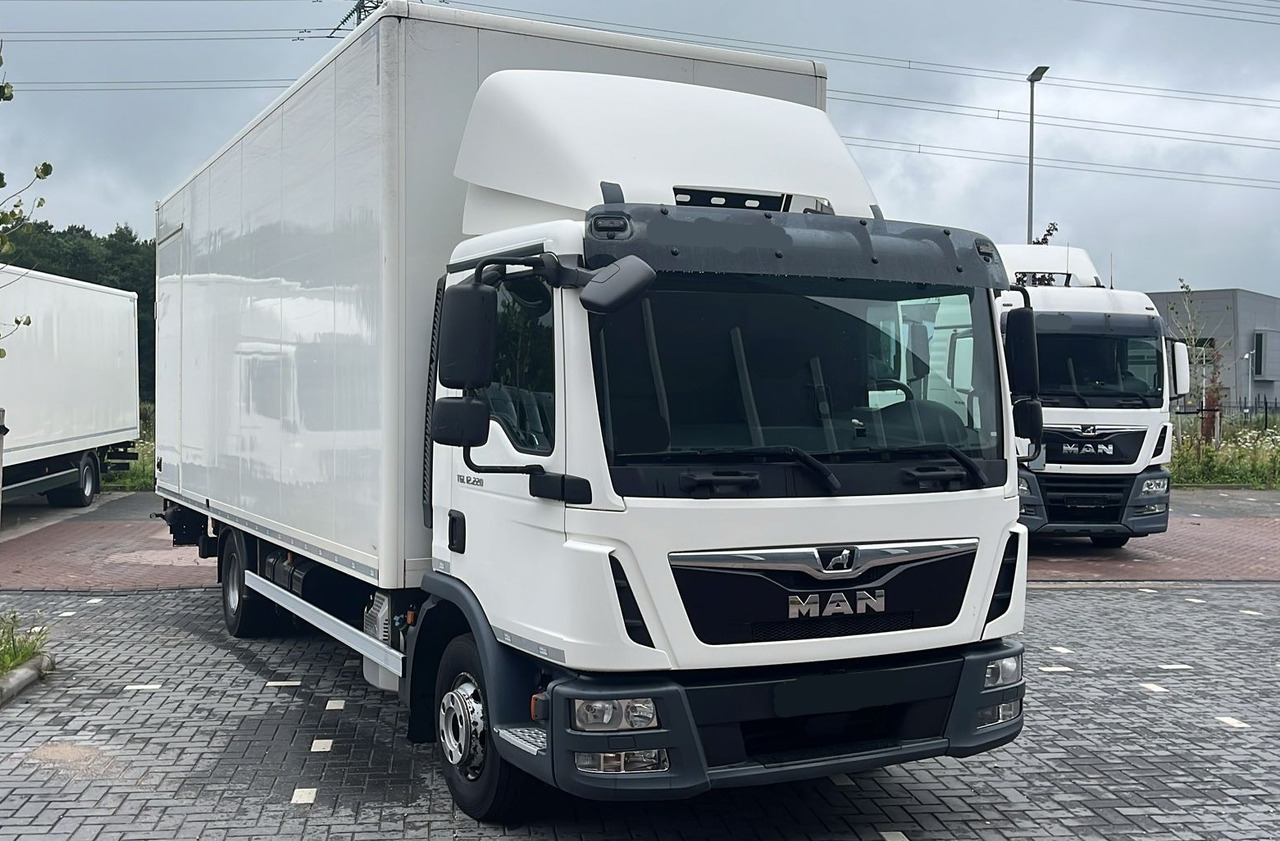 MAN 12.220 BL TGL E6 (Van) - Camion fourgon: photos 1 MAN 12.220 BL TGL E6 (Van) - Camion fourgon: photos 1