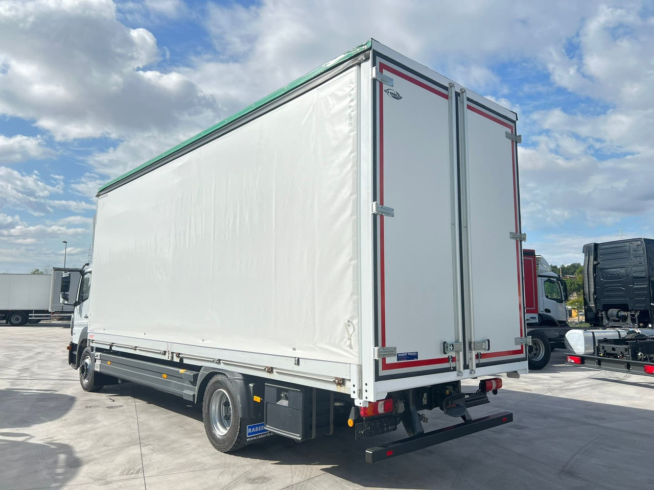 MERCEDES BENZ 15.30L Atego E6 (Semitauliner) - Camion à rideaux coulissants: photos 3 MERCEDES BENZ 15.30L Atego E6 (Semitauliner) - Camion à rideaux coulissants: photos 3