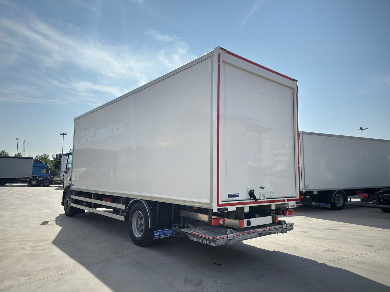 RENAULT D19 E6 (VAN) - Camion fourgon: photos 4 RENAULT D19 E6 (VAN) - Camion fourgon: photos 4