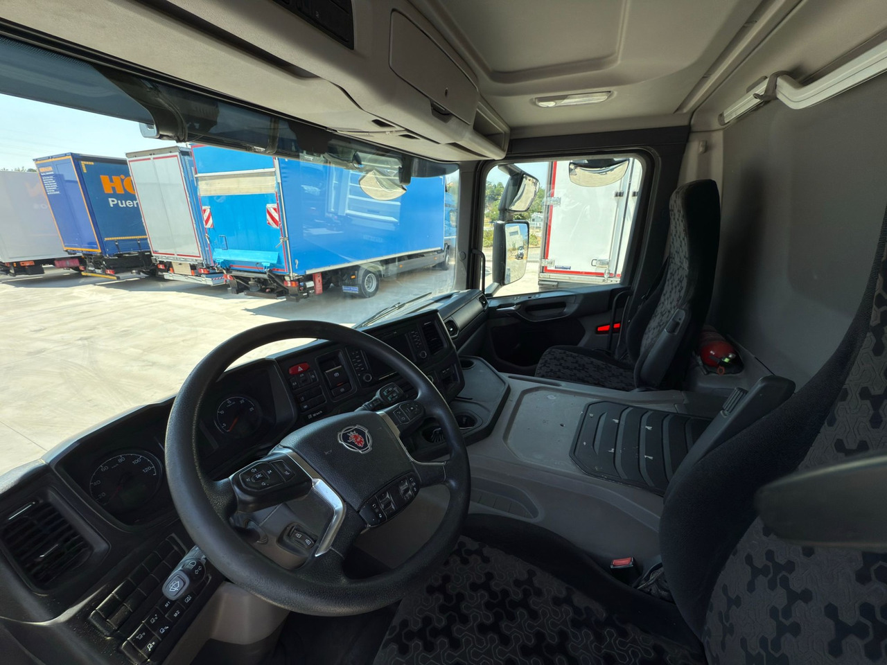 SCANIA P360 E6 (VAN) - Camion fourgon: photos 5 SCANIA P360 E6 (VAN) - Camion fourgon: photos 5