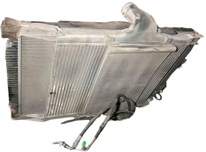 Iveco S-WAY - Radiateur: photos 2 Iveco S-WAY - Radiateur: photos 2