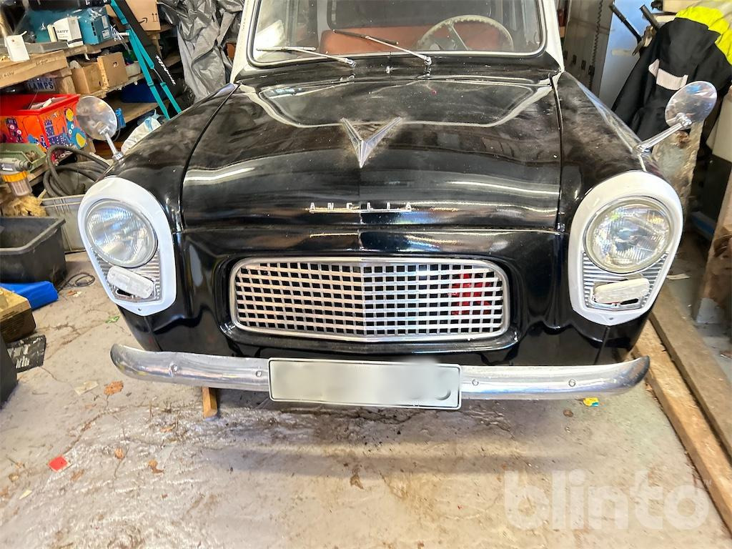 FORD 101 E ANGLIA - Voiture: photos 3 FORD 101 E ANGLIA - Voiture: photos 3