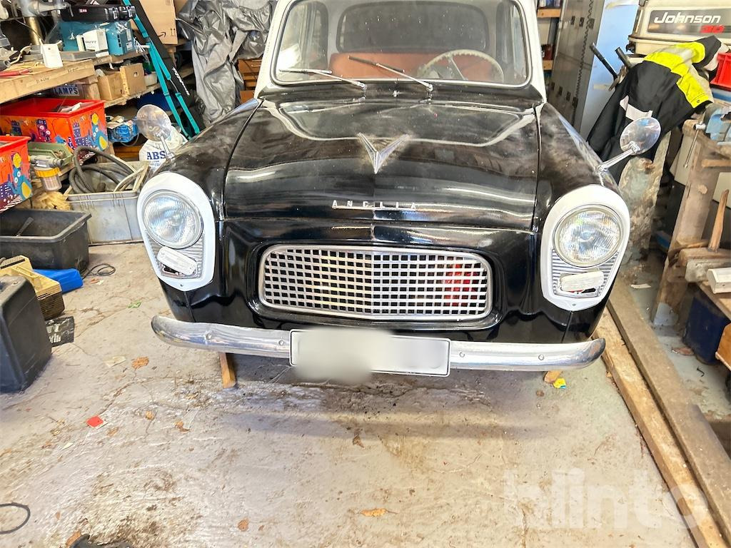 FORD 101 E ANGLIA - Voiture: photos 2 FORD 101 E ANGLIA - Voiture: photos 2