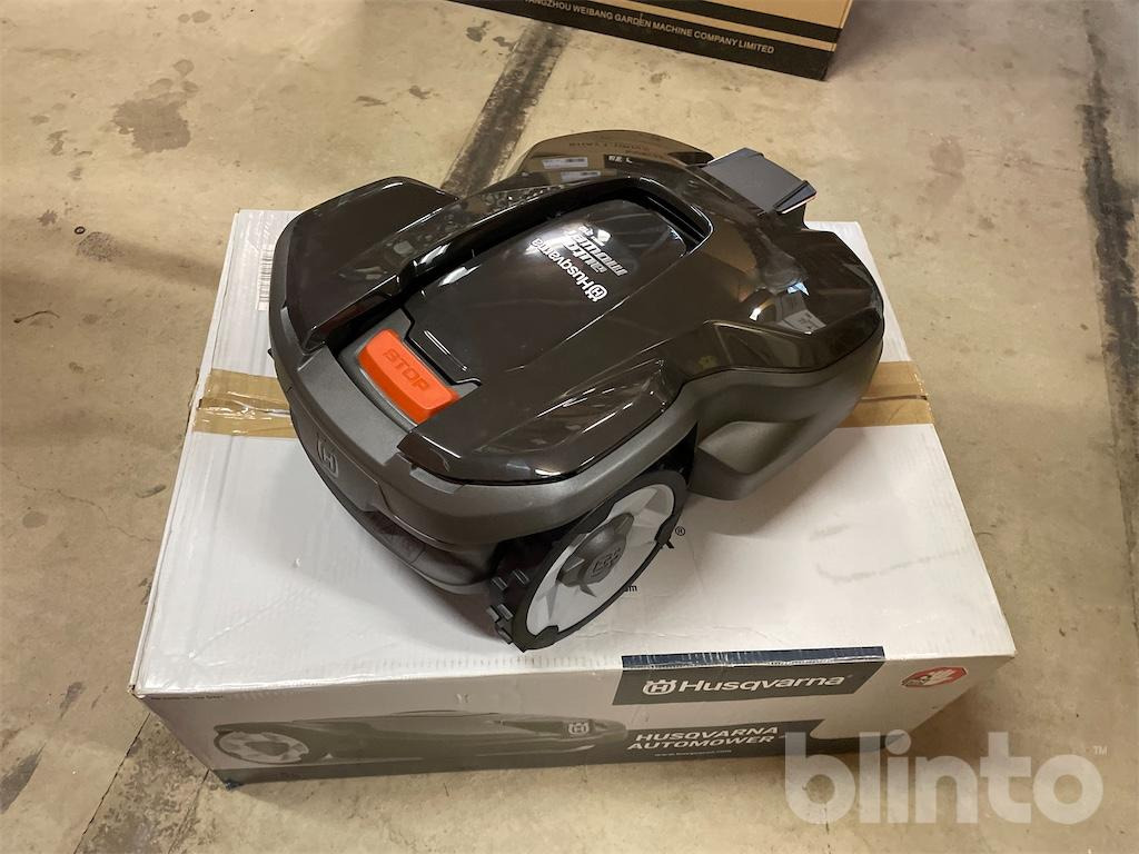 Husqvarna Automower 310 MARK II (2022) - Motofaucheuse: photos 4 Husqvarna Automower 310 MARK II (2022) - Motofaucheuse: photos 4