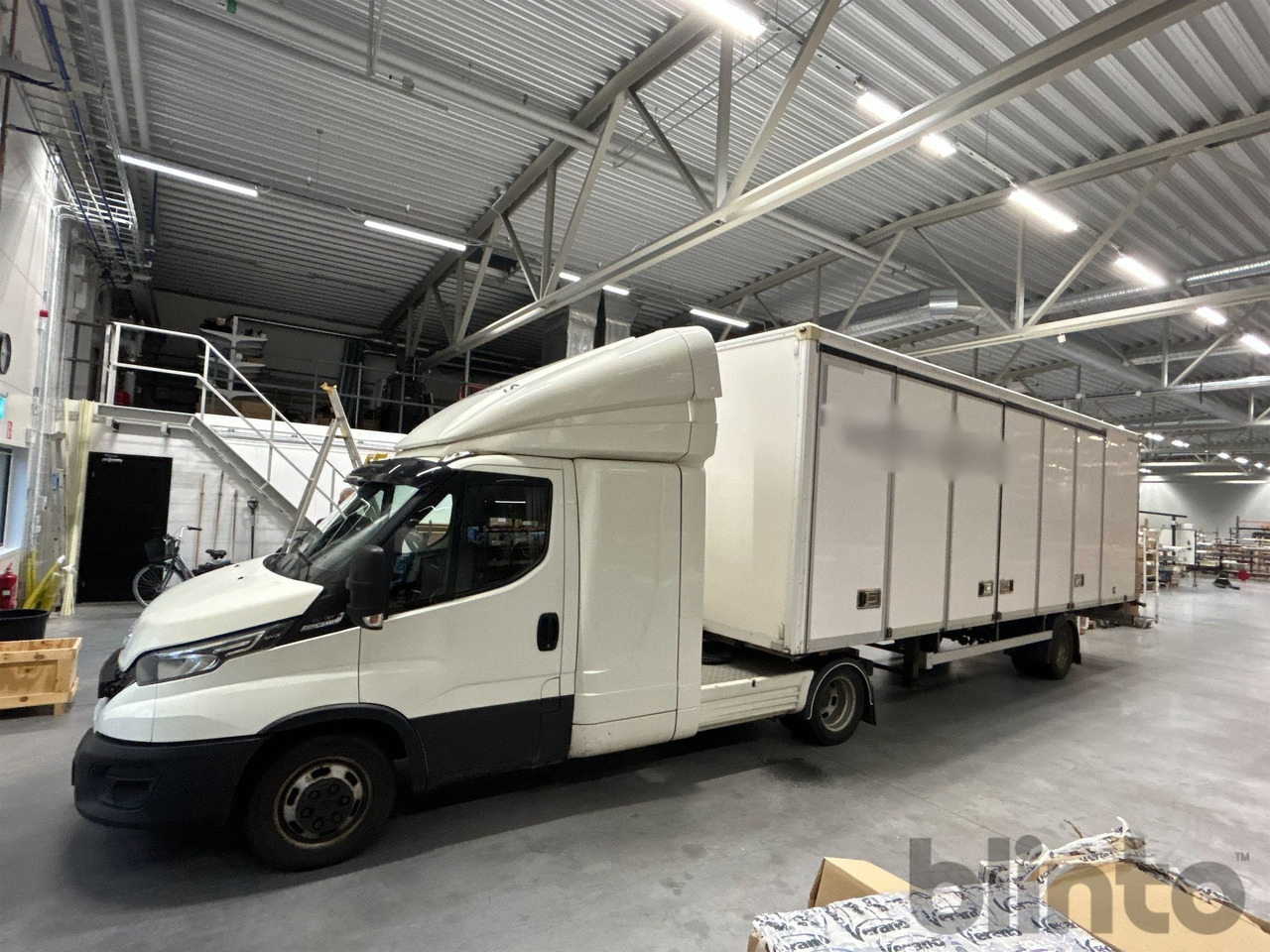 IVECO 40C18 BE - trailer - Tracteur routier BE, Semi-remorque fourgon: photos 1 IVECO 40C18 BE - trailer - Tracteur routier BE, Semi-remorque fourgon: photos 1