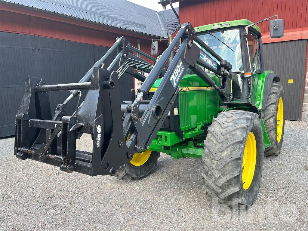 John Deere 6600 4WD - Tracteur agricole: photos 1 John Deere 6600 4WD - Tracteur agricole: photos 1