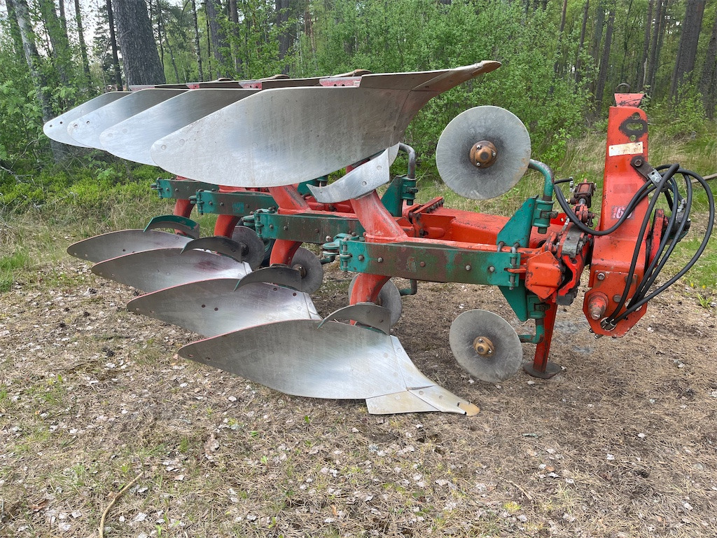 Kverneland Mod E 160-8 - Charrue: photos 1 Kverneland Mod E 160-8 - Charrue: photos 1