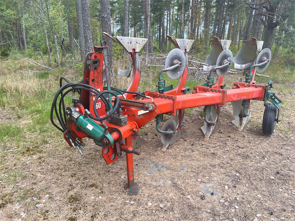 Kverneland Mod E 160-8 - Charrue: photos 2 Kverneland Mod E 160-8 - Charrue: photos 2