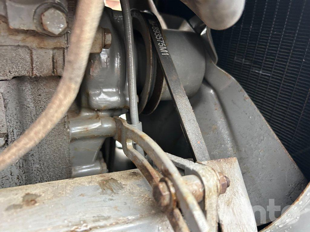 Tracteur agricole MASSEY FERGUSON 165: photos 40