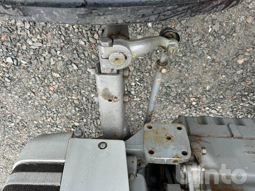 Tracteur agricole MASSEY FERGUSON 165: photos 33