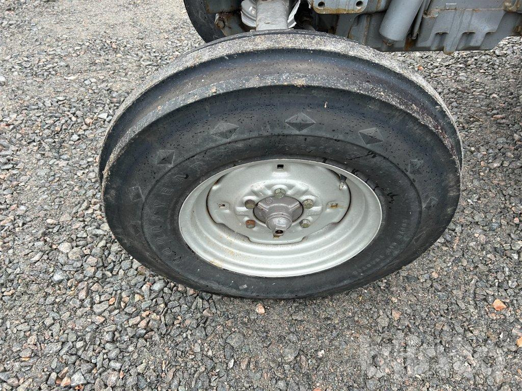 Tracteur agricole MASSEY FERGUSON 165: photos 11