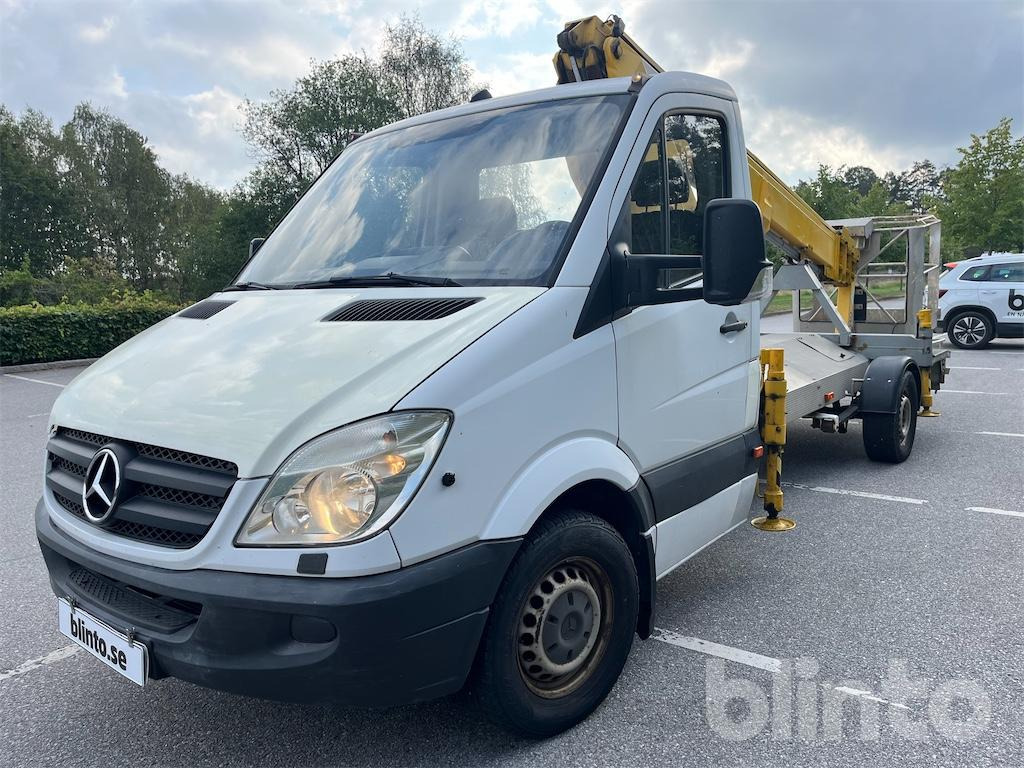 MERCEDES-BENZ 311 CDI - Camion avec nacelle: photos 1 MERCEDES-BENZ 311 CDI - Camion avec nacelle: photos 1