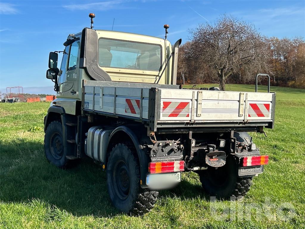 Mercedes-Benz U300 (2010) - Camion plateau: photos 4 Mercedes-Benz U300 (2010) - Camion plateau: photos 4