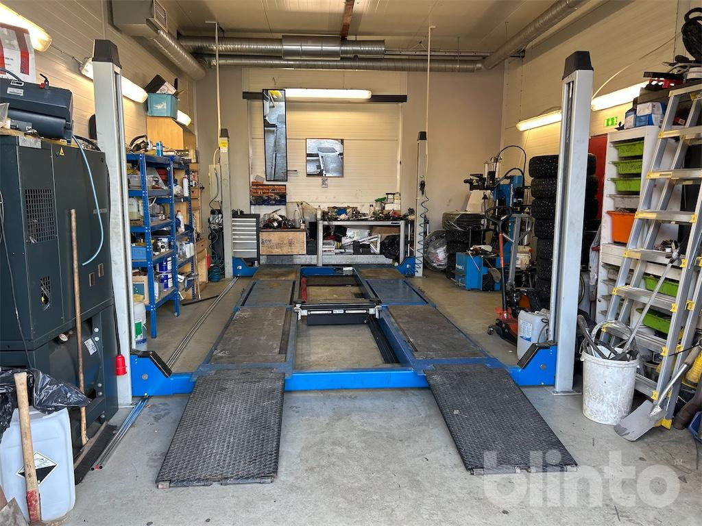 OMA - Équipement de garage: photos 1 OMA - Équipement de garage: photos 1