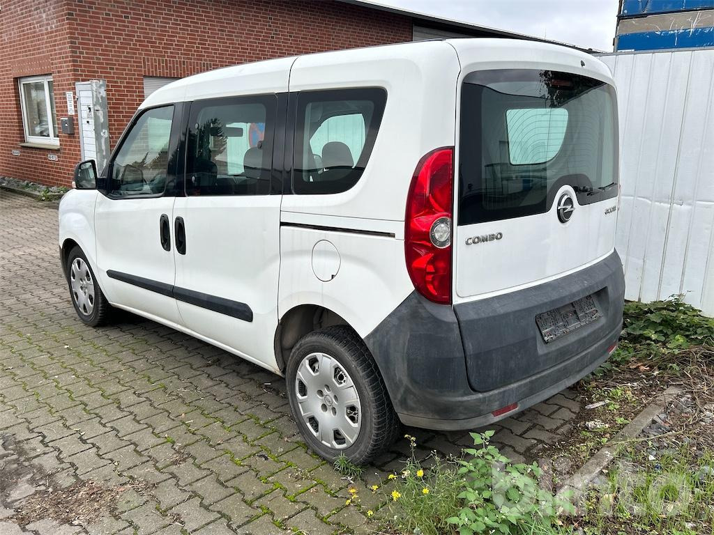Opel Combo D (2013) - Fourgonnette: photos 3 Opel Combo D (2013) - Fourgonnette: photos 3