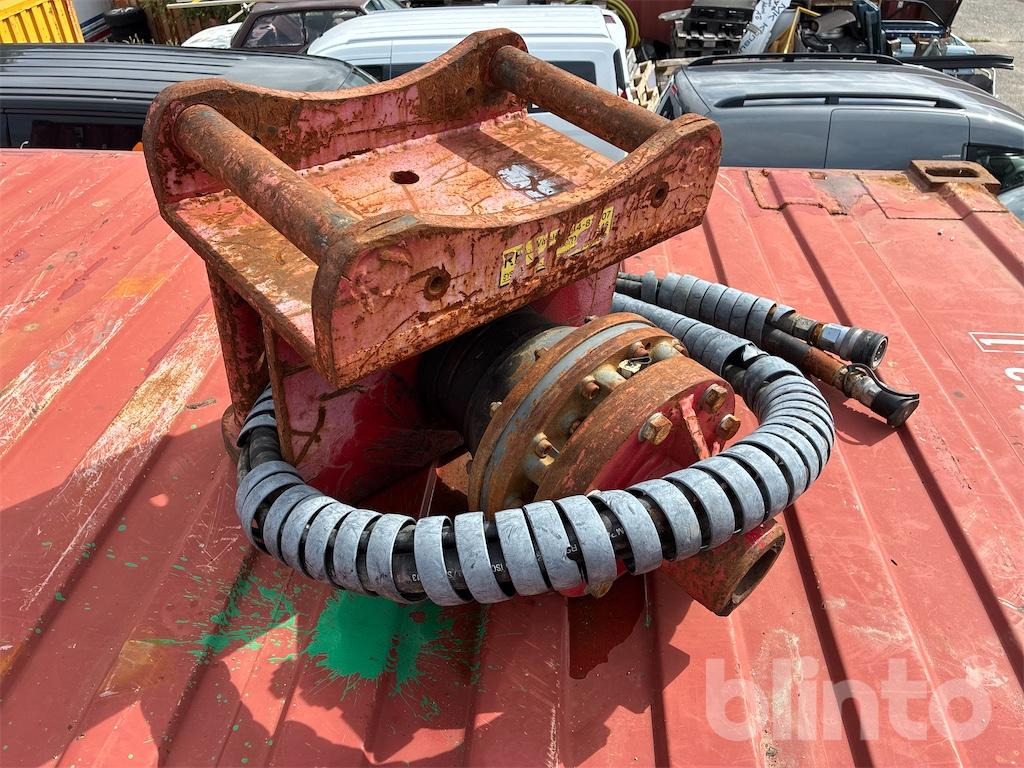 RF KST03 HYD 08 S60 - Treuil: photos 1 RF KST03 HYD 08 S60 - Treuil: photos 1