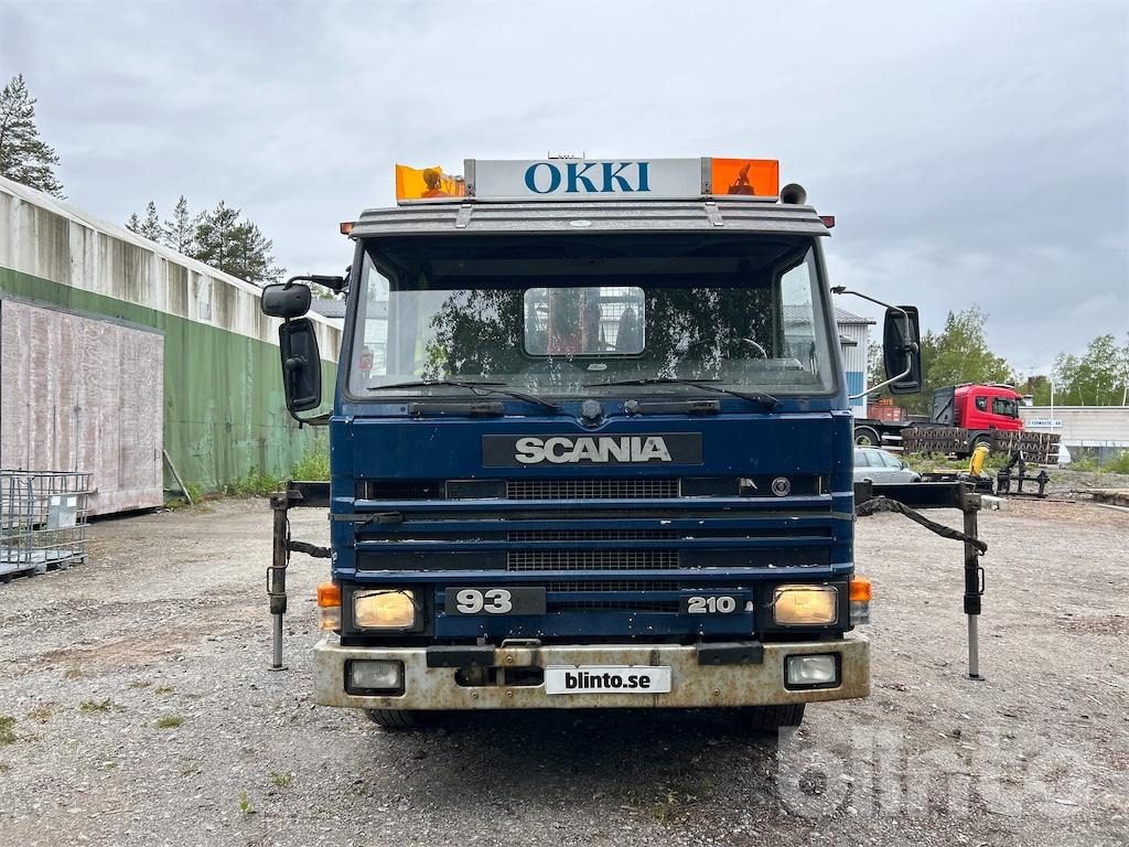 SCANIA G93ML4X2L 21050 / Med Fassi F110 från 2008 - Camion plateau, Camion grue: photos 3 SCANIA G93ML4X2L 21050 / Med Fassi F110 från 2008 - Camion plateau, Camion grue: photos 3