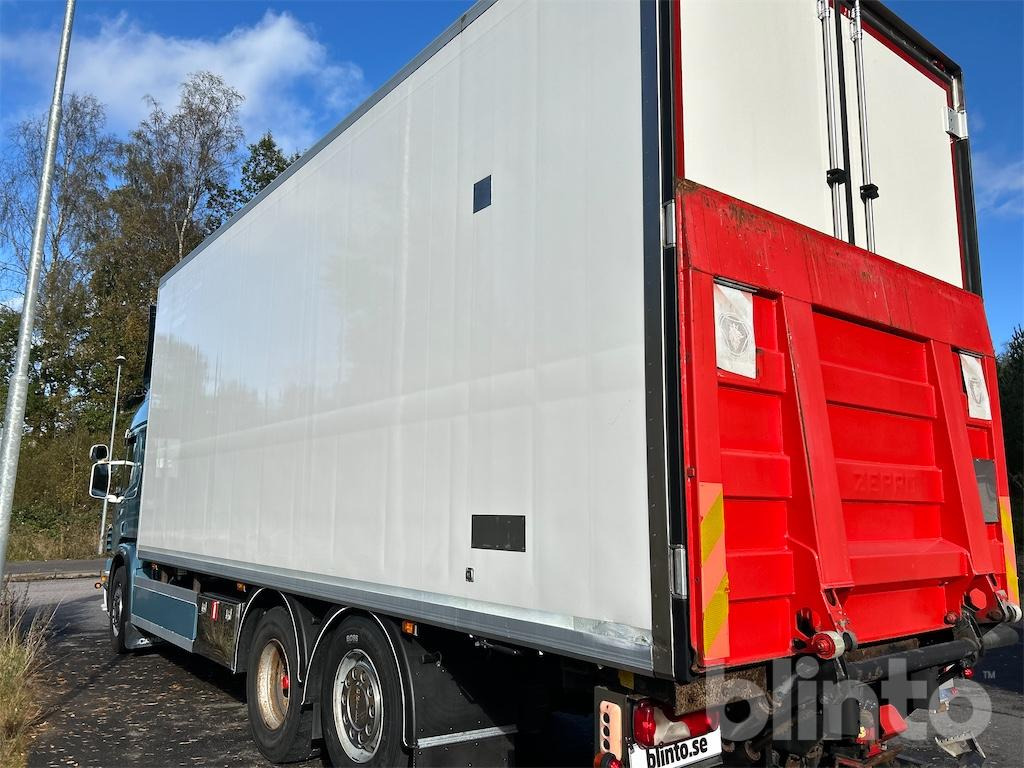 SCANIA P380DB6X2*4MNB - Camion frigorifique: photos 4 SCANIA P380DB6X2*4MNB - Camion frigorifique: photos 4