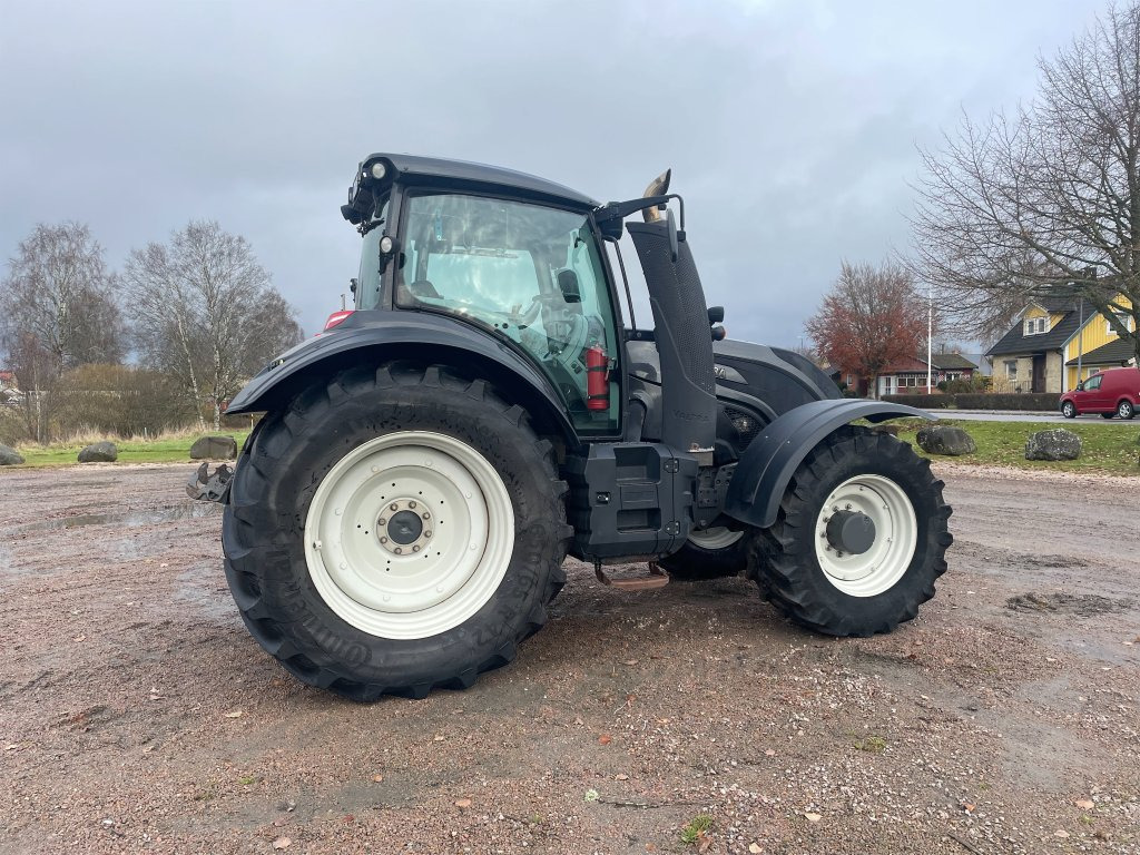 VALTRA T214 - Tracteur agricole: photos 3 VALTRA T214 - Tracteur agricole: photos 3