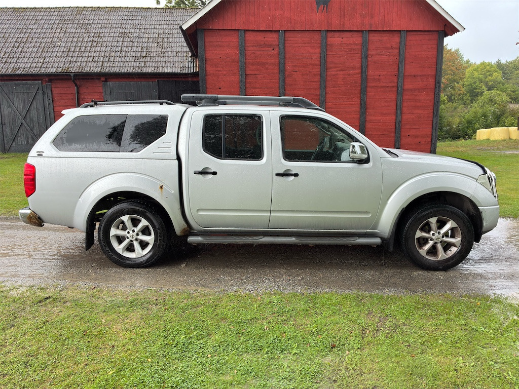 NISSAN NAVARA - Véhicule utilitaire: photos 4 NISSAN NAVARA - Véhicule utilitaire: photos 4