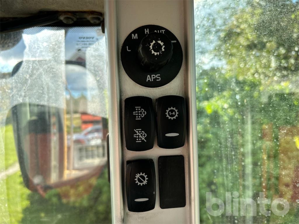 Chargeuse sur pneus Volvo L90G: photos 33 Chargeuse sur pneus Volvo L90G: photos 33