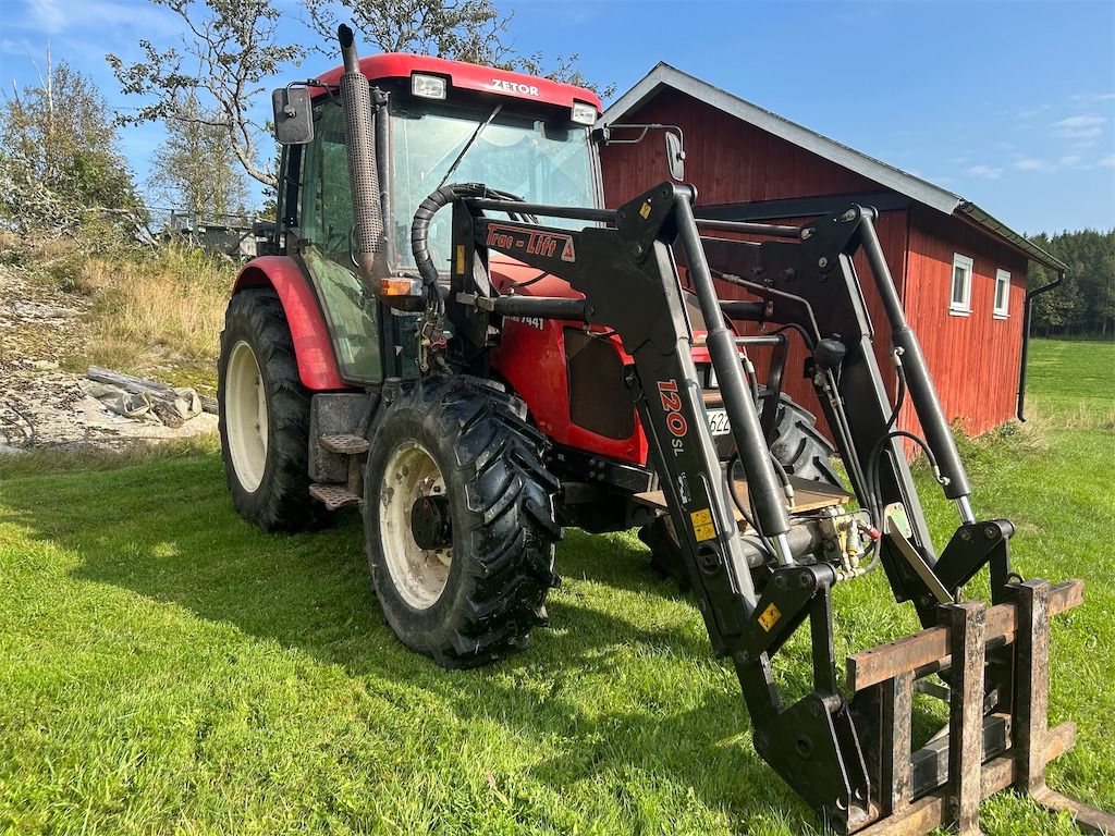 ZETOR 7441 med lastare - Tracteur agricole: photos 4 ZETOR 7441 med lastare - Tracteur agricole: photos 4