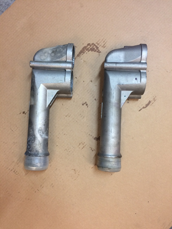 GOMITO LIQUIDO RAFFREDDAMENTO MAN 51063020560 - Système de refroidissement pour Camion: photos 1 GOMITO LIQUIDO RAFFREDDAMENTO MAN 51063020560 - Système de refroidissement pour Camion: photos 1