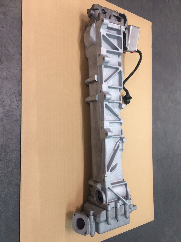 MODULO EGR MAN 51081007222 / 51081007192 / 51081007238 / 51081007258 / 51081007273 - Refroidisseur EGR: photos 3 MODULO EGR MAN 51081007222 / 51081007192 / 51081007238 / 51081007258 / 51081007273 - Refroidisseur EGR: photos 3