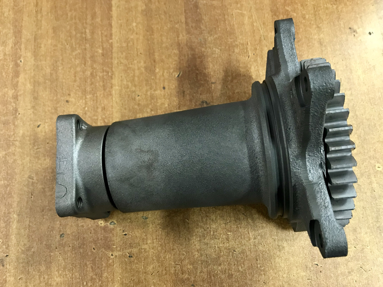 SUPPORTO PORTA VENTILATORE COMPLETO - MOTORI MAN D2066 / MAN D2676 - Système de refroidissement pour Camion: photos 2 SUPPORTO PORTA VENTILATORE COMPLETO - MOTORI MAN D2066 / MAN D2676 - Système de refroidissement pour Camion: photos 2