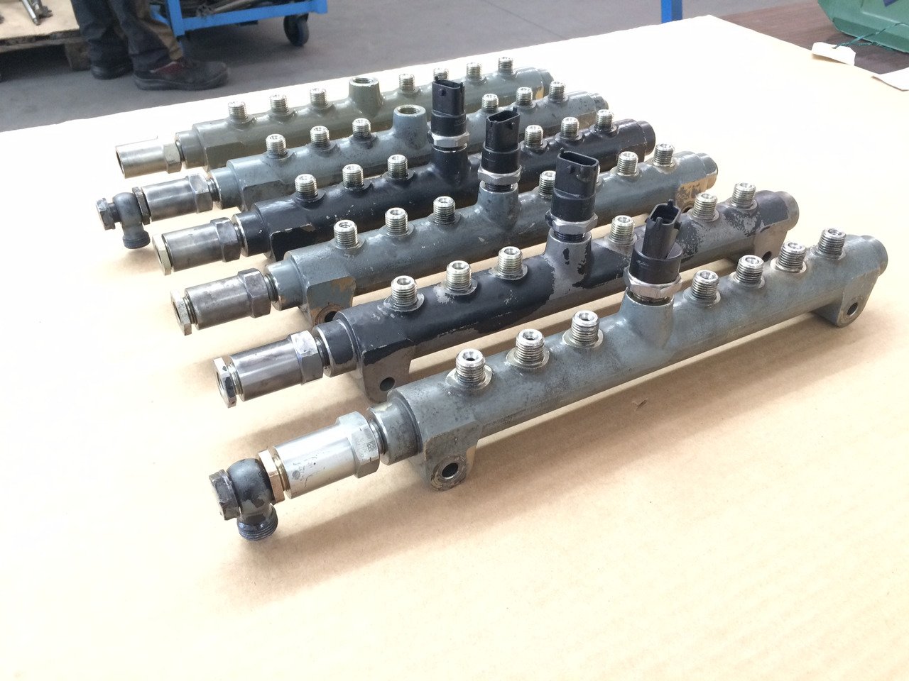 TUBO PRESSIONE COMMON RAIL MAN 51103116039 - Préparation du carburant: photos 5 TUBO PRESSIONE COMMON RAIL MAN 51103116039 - Préparation du carburant: photos 5