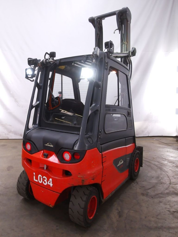 Linde E25-01 - Chariot élévateur électrique: photos 2 Linde E25-01 - Chariot élévateur électrique: photos 2