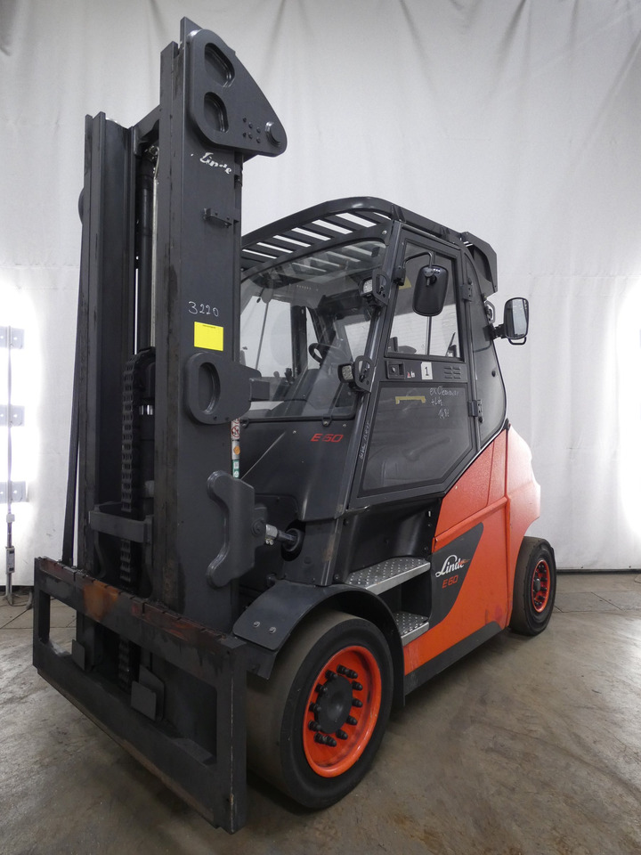 Linde E60-01 - Chariot élévateur électrique: photos 1 Linde E60-01 - Chariot élévateur électrique: photos 1