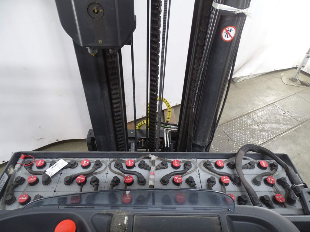 Linde R16HD-01 - Chariot à mât rétractable: photos 4 Linde R16HD-01 - Chariot à mât rétractable: photos 4