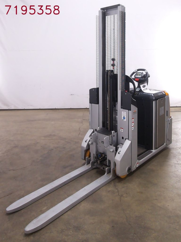 Still LTX-FF10 - Chariot tracteur: photos 1 Still LTX-FF10 - Chariot tracteur: photos 1