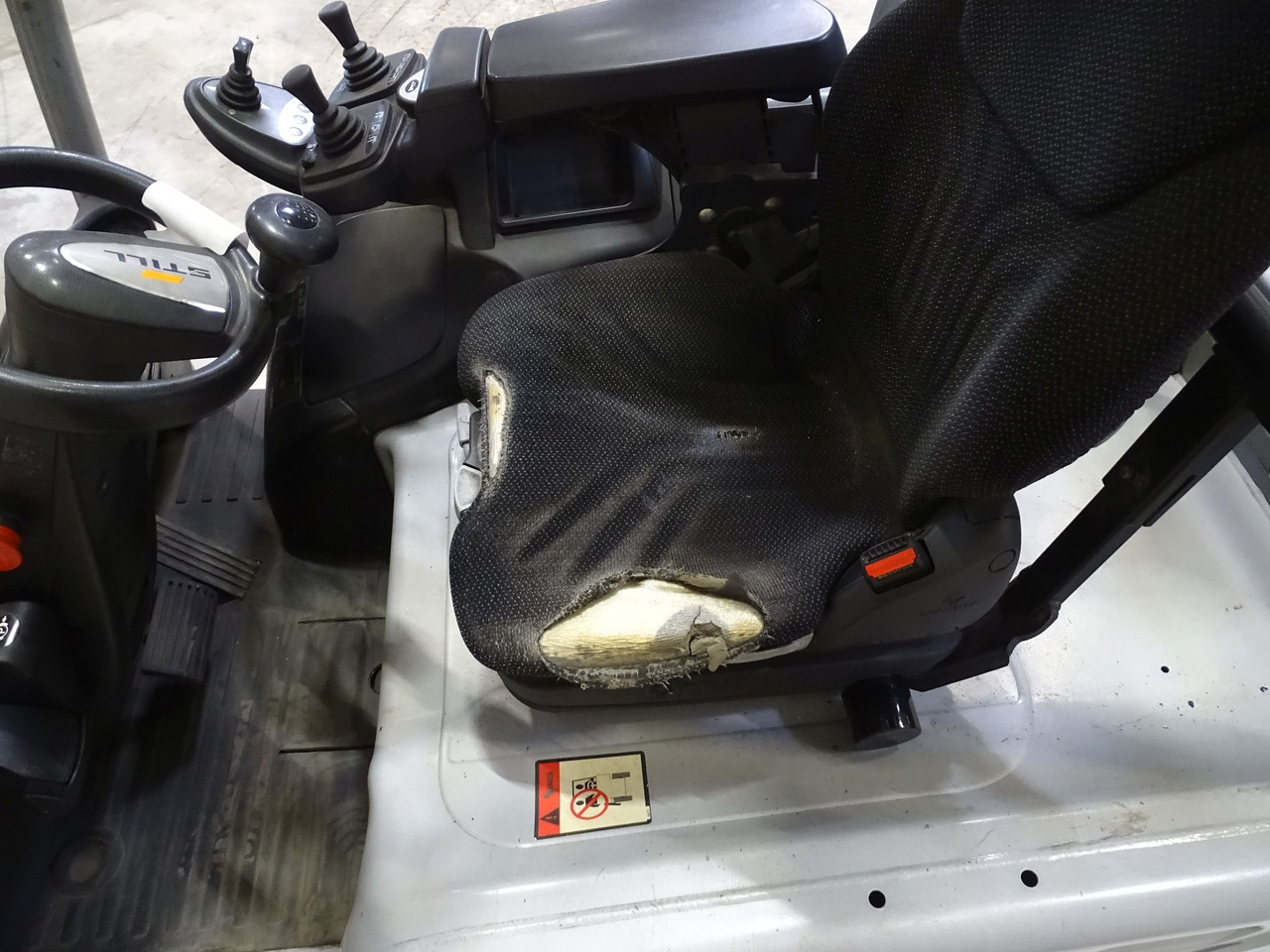 Still RX60-30 - Chariot élévateur électrique: photos 3 Still RX60-30 - Chariot élévateur électrique: photos 3