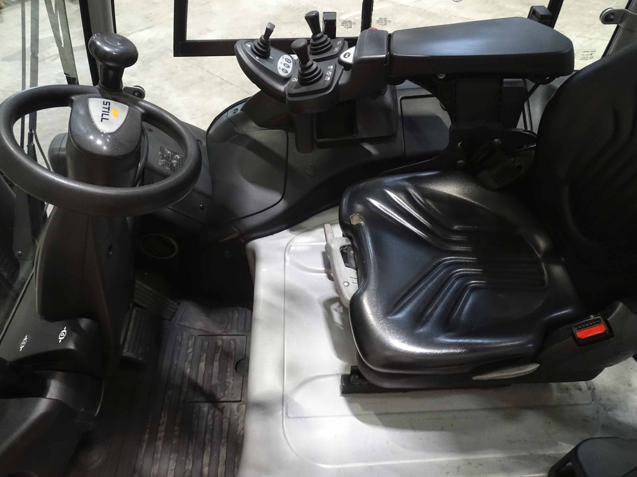 Still RX60-35 - Chariot élévateur électrique: photos 3 Still RX60-35 - Chariot élévateur électrique: photos 3