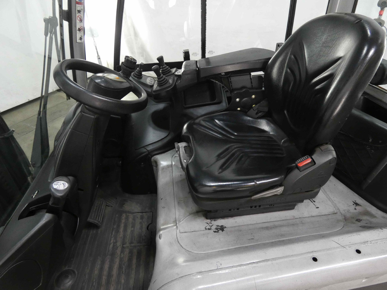 Still RX60-45 - Chariot élévateur électrique: photos 3 Still RX60-45 - Chariot élévateur électrique: photos 3