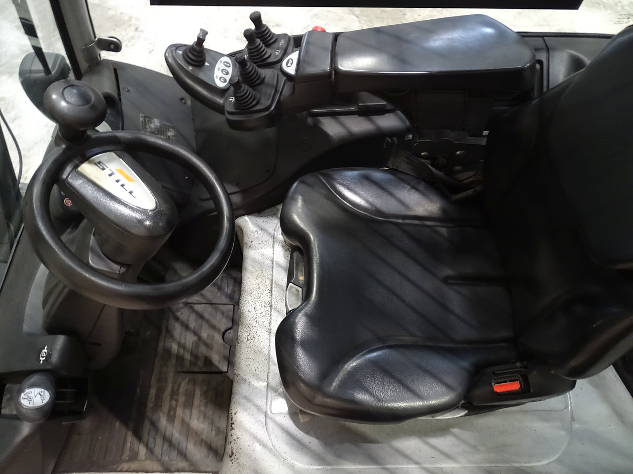 Still RX60-50/600 - Chariot élévateur électrique: photos 3 Still RX60-50/600 - Chariot élévateur électrique: photos 3