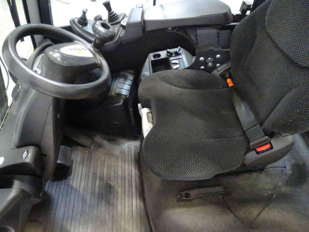 Still RX70-35T - Chariot élévateur: photos 3 Still RX70-35T - Chariot élévateur: photos 3