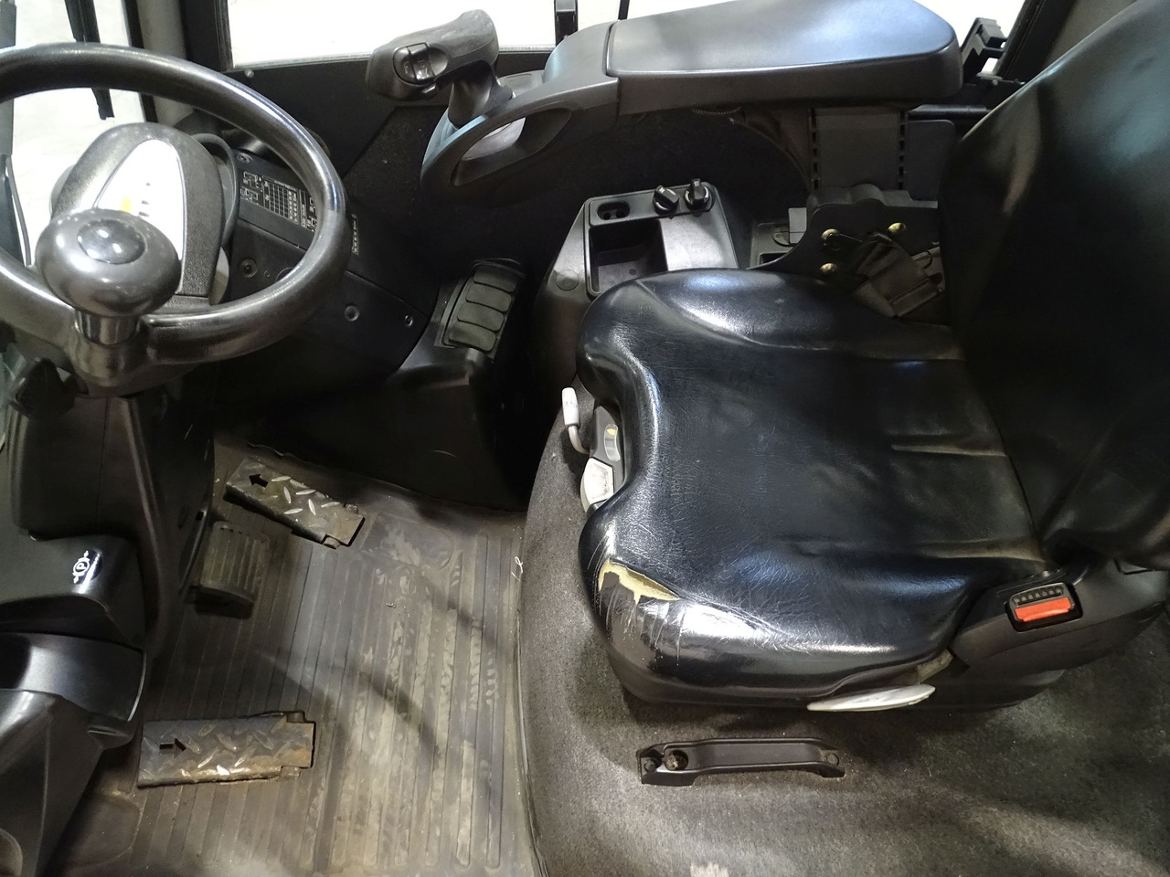 Still RX70-35T - Chariot élévateur: photos 3 Still RX70-35T - Chariot élévateur: photos 3