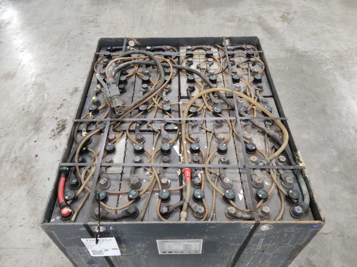Weitere 80V775AH - Accumulateur pour Matériel de manutention: photos 3 Weitere 80V775AH - Accumulateur pour Matériel de manutention: photos 3
