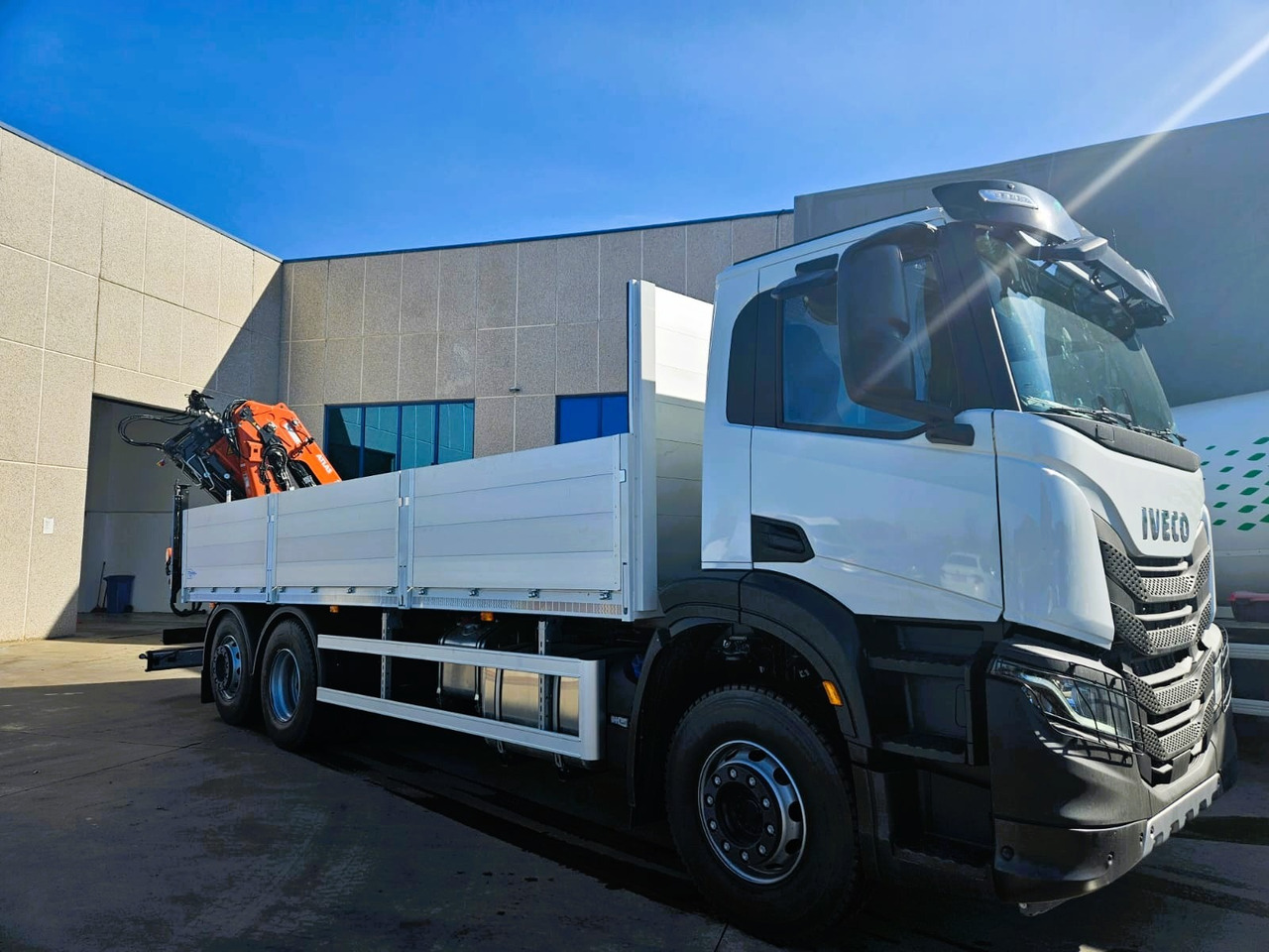 Iveco X-Way AD300X46Z HR ON+ - Camion plateau, Camion grue: photos 3 Iveco X-Way AD300X46Z HR ON+ - Camion plateau, Camion grue: photos 3
