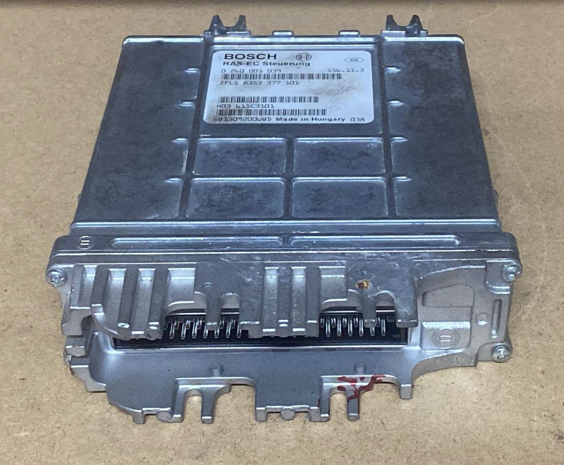 BOSCH MAN RAS-EC 0260001039 - Bloc de gestion: photos 1 BOSCH MAN RAS-EC 0260001039 - Bloc de gestion: photos 1
