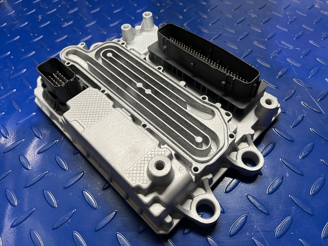 Mercedes Atego Euro 6 MCM2 A0014463635 OM934 - Bloc de gestion pour Camion: photos 2 Mercedes Atego Euro 6 MCM2 A0014463635 OM934 - Bloc de gestion pour Camion: photos 2