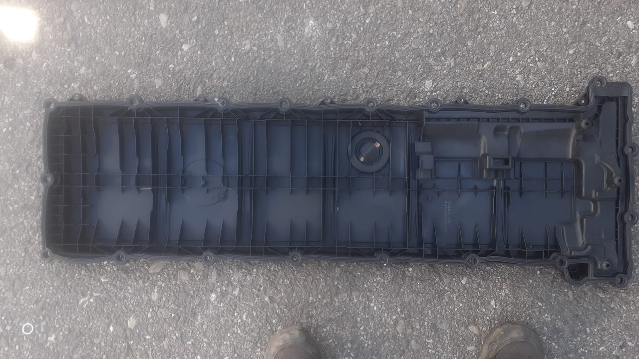 Mercedes Actros Cylinderhead Cover A4700100230 - Pièces de rechange pour Camion: photos 2 Mercedes Actros Cylinderhead Cover A4700100230 - Pièces de rechange pour Camion: photos 2